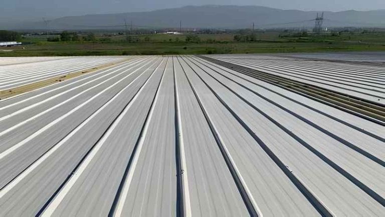 Tesisinizin Çatısı için 5 Adımda Kalıcı Endüstriyel Çatı Çözümleri 2 endüstriyel tesis çatı sistemleri