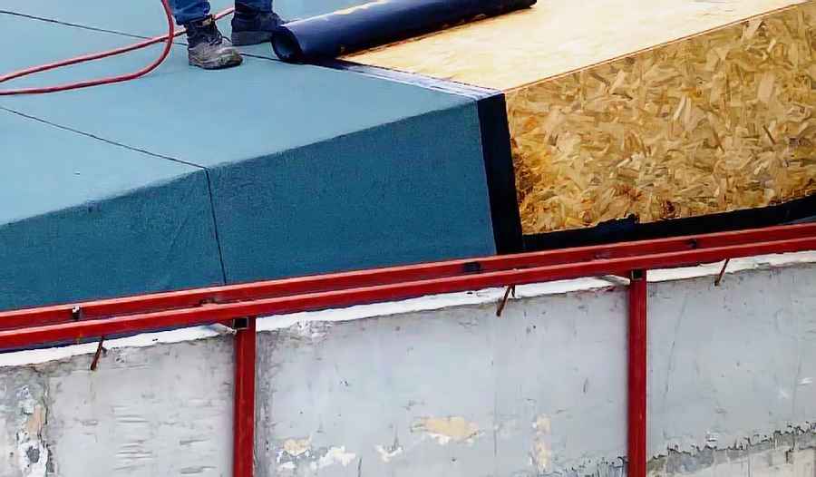 KOÜ Su Yalıtımı Projesi 5 Uygulanan çift kat bitümlü membran, parapet detayları ile birleştirilerek tam sızdırmazlık sağladı.