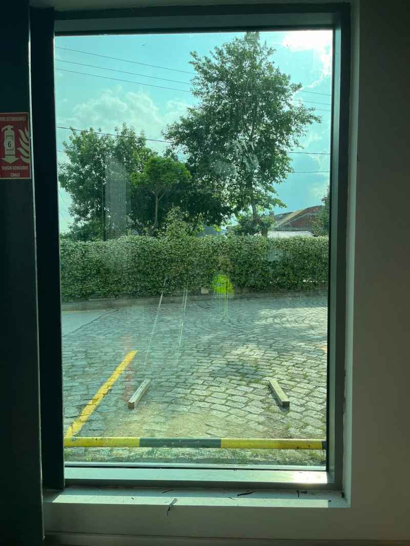 Marmara'daki bir fabrikanın Cam Değişimi 5 fav mimarlık endüstriyel cam değişimi sonrası temperli cam uygulaması