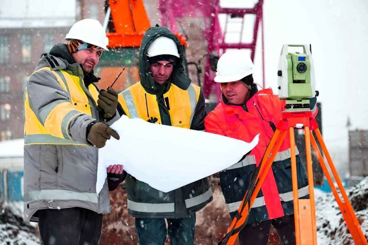 Hizmetler 4 FAV Mimarlık ekibinin, Kocaeli'deki bir endüstriyel inşaat hizmeti için proje planlama ve mühendislik aşaması.