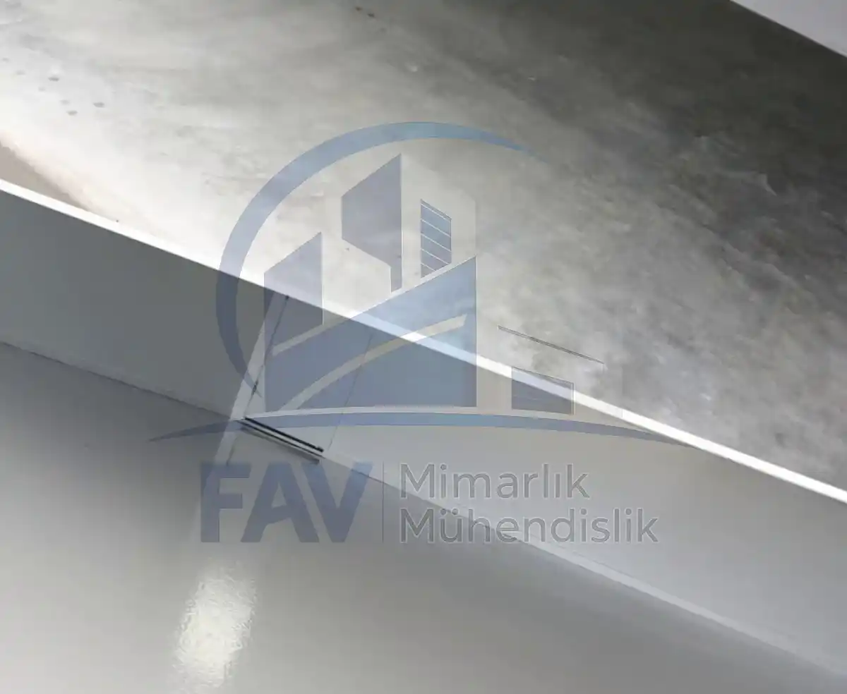 Epoksi zemin temizlik öncesi ve sonrası karşılaştırma