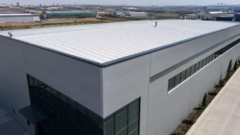 Endüstriyel Bina Isı Yalıtımı 3 Endüstriyel bina ısı yalıtımı sandviç panel çatı uygulaması